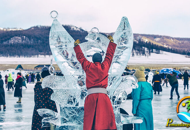 Terpesona dengan Festival Es Unik di Mongolia