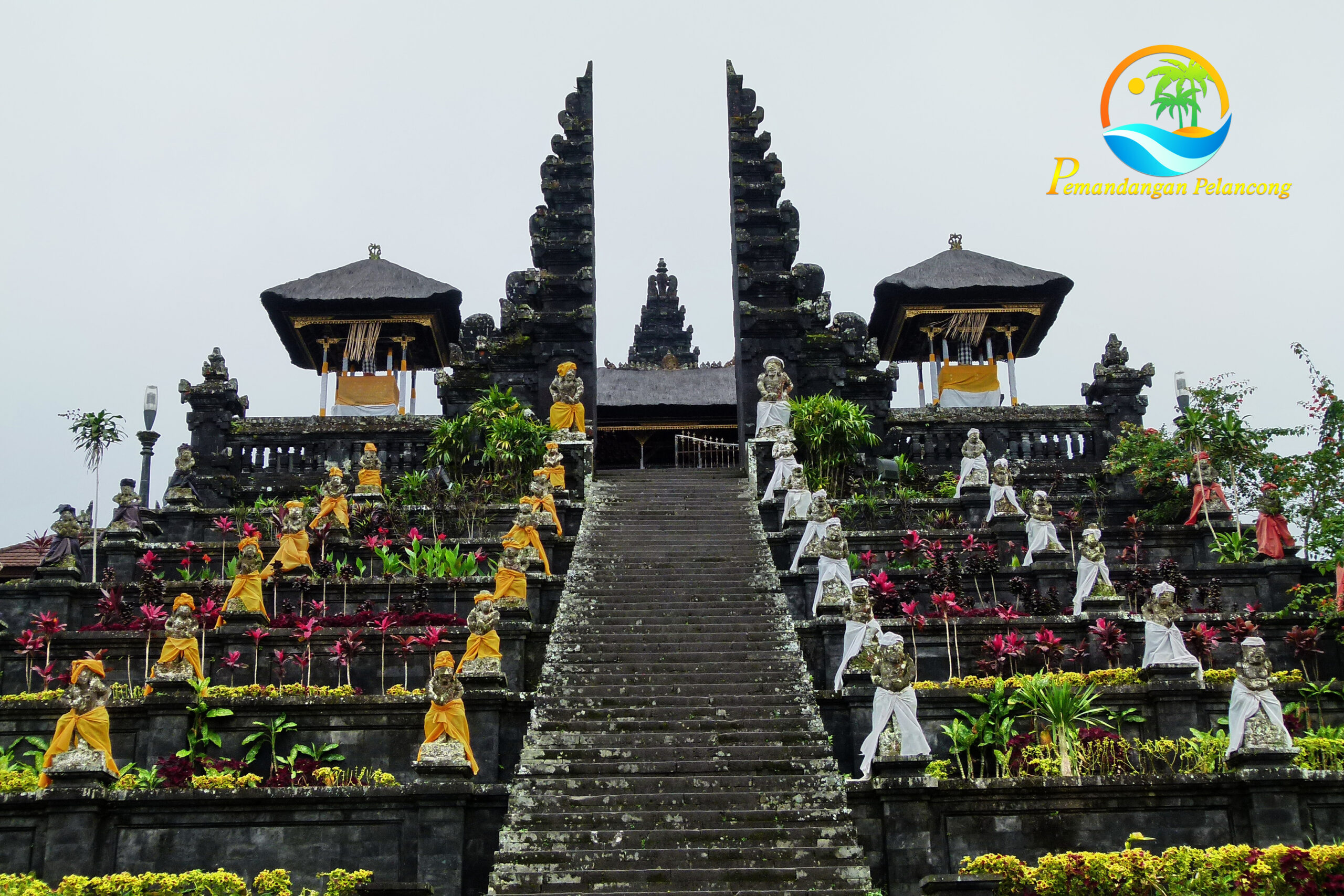 Karangasem perlembagaan seni dan alam yang menakjubkan di Bali